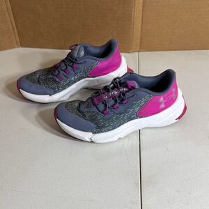 Under Armour Gray and Pink Athletic Shoes Girls Size‎ 3